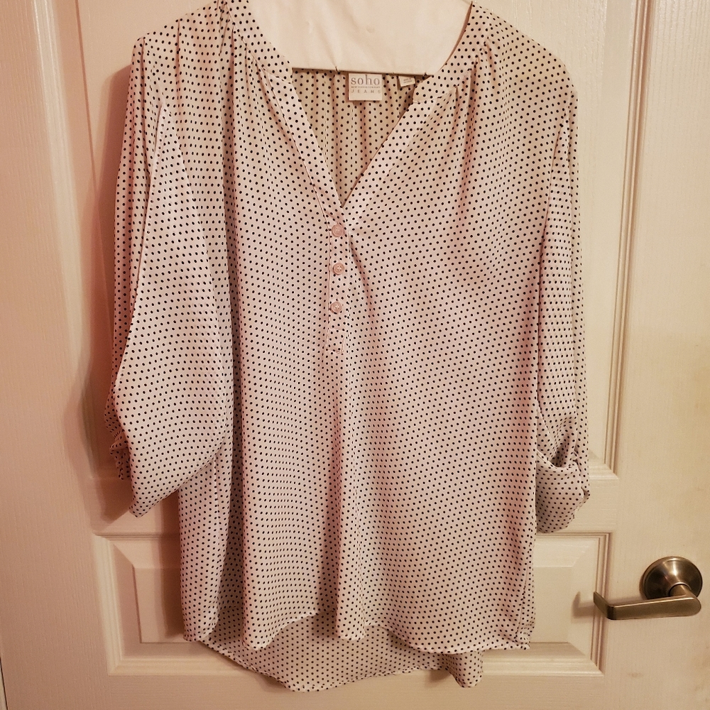 New York & Company Polka Dot - 3 button V-neck Size Medium